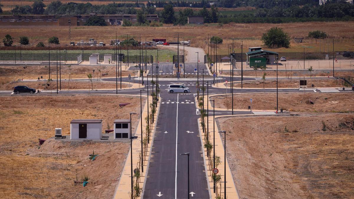 Obras de urbanización y vallado de la Base Logística del Ejército de Tierra en Córdoba.