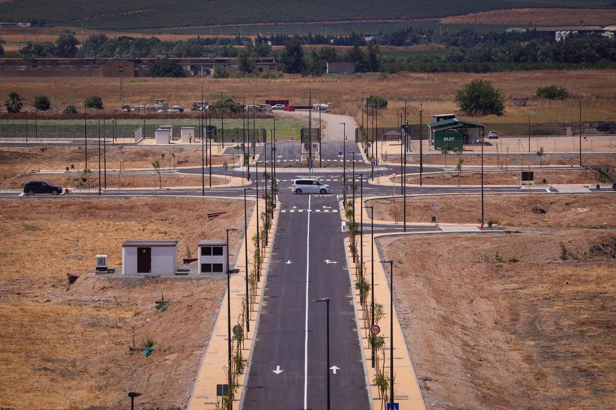 Obras de urbanización y vallado de la Base Logística del Ejército de Tierra en Córdoba.