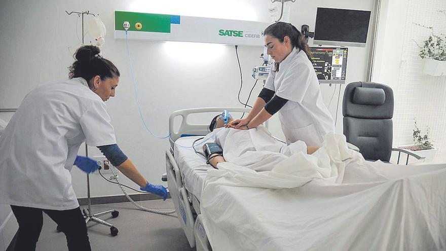 Una recogida de firmas reclama un plus de difícil cobertura para frenar la fuga de enfermeras en Mallorca