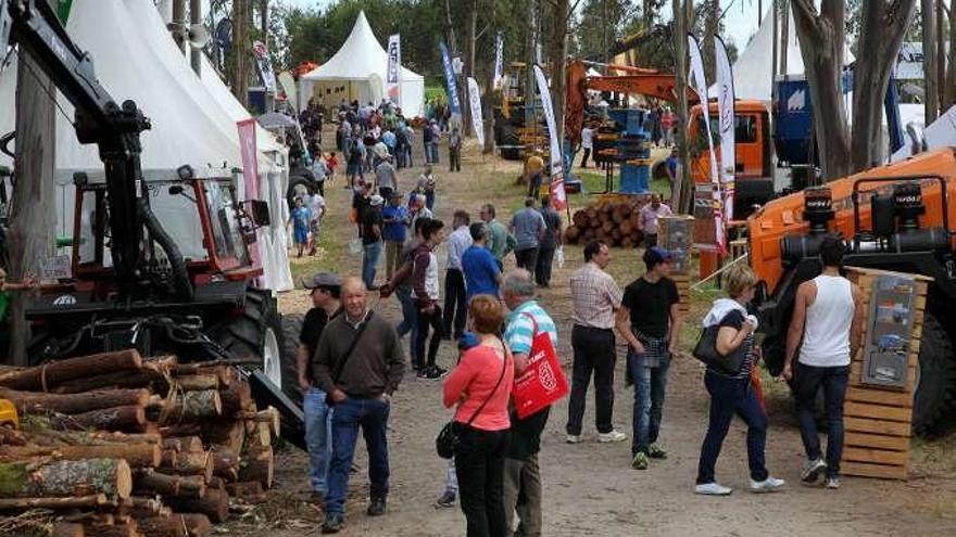 Visitantes en la exposición de Galiforest 2016.