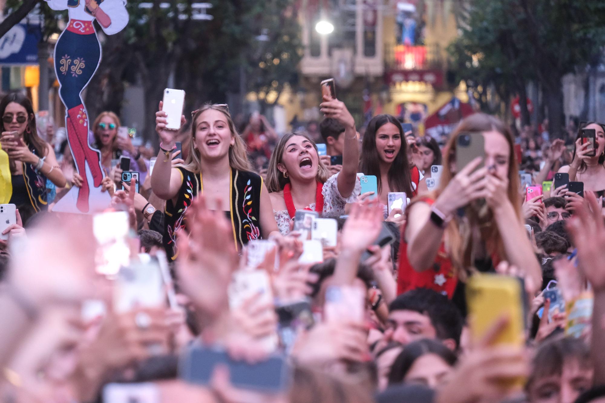 ¡Elda ya está en fiestas! Así ha sido la Entrada de bandas y el pasodoble "Idella"