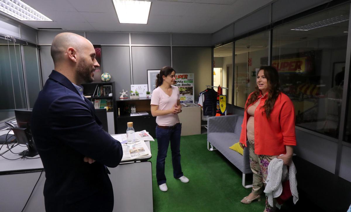 Judit Polgár con el director de SUPER, Rafa Marín y la directora de Levante-EMV, Lydia del Canto