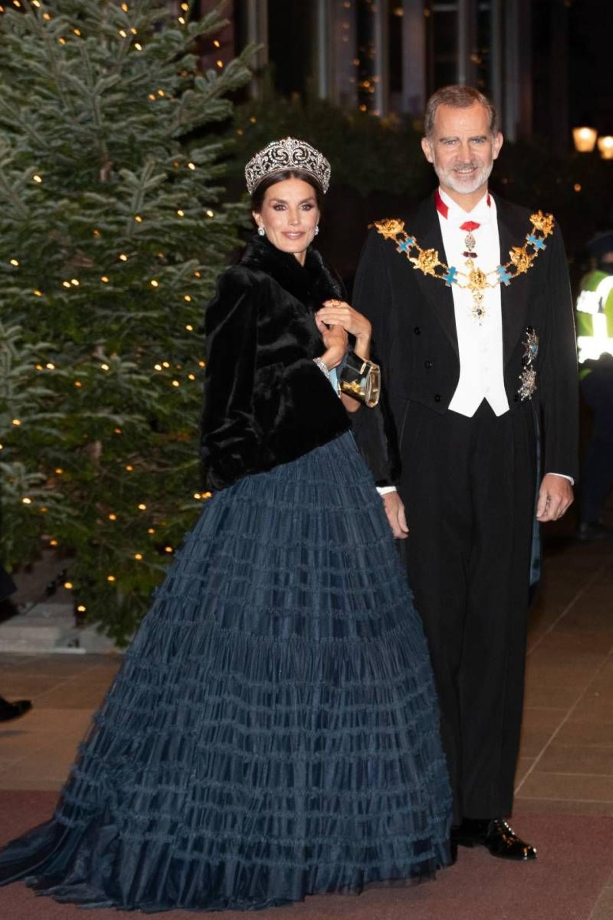 La reina Letizia y el rey Felipe en la cena de gala en su honor en el Palacio Real de Estocolmo, Suecia