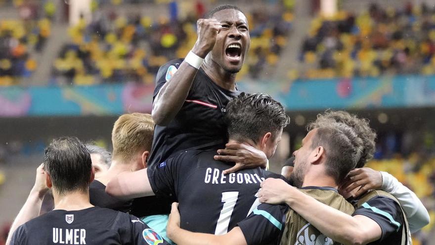 Los jugadores de Austria celebran un gol