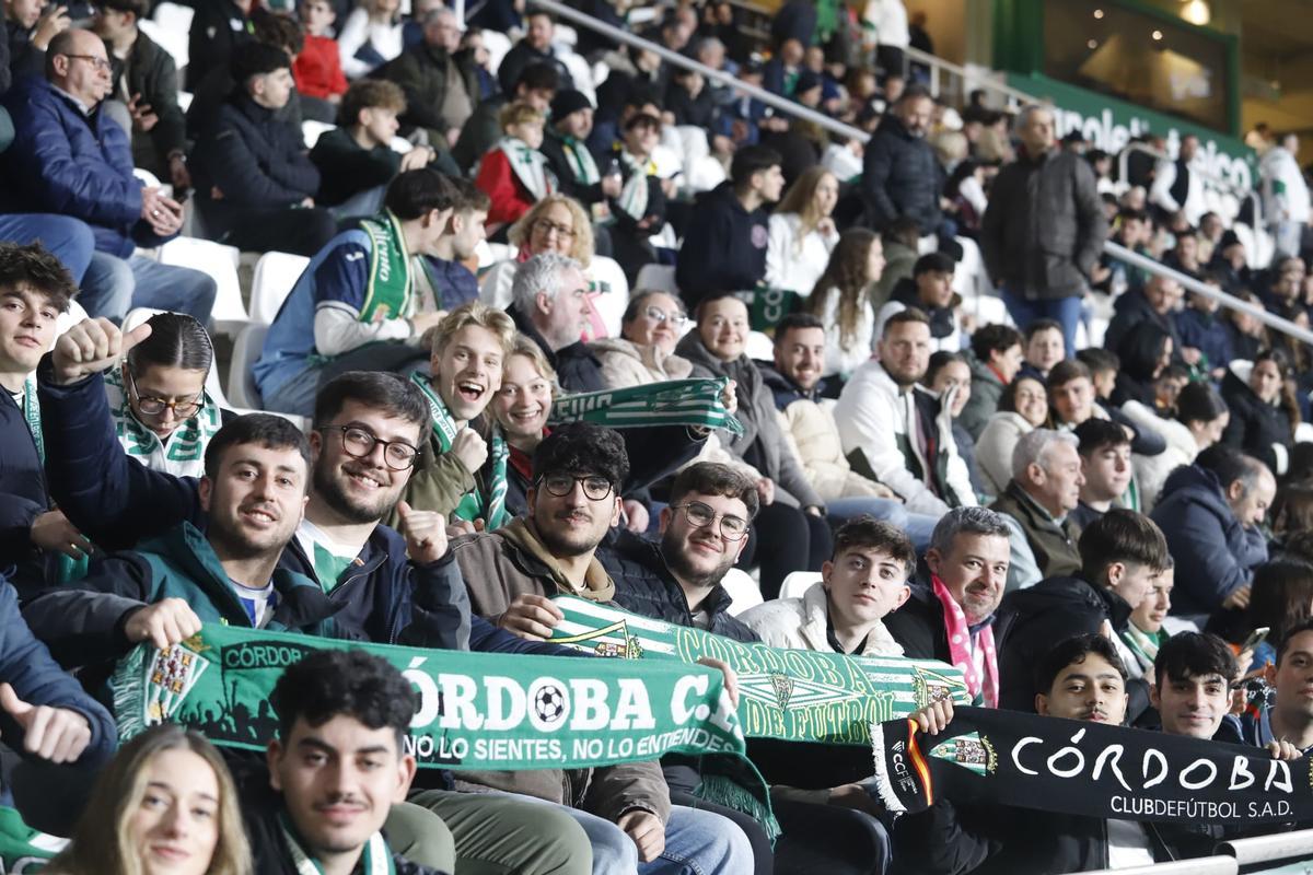 Córdoba CF-Real Valladolid | Las imágenes de la afición en El Arcángel