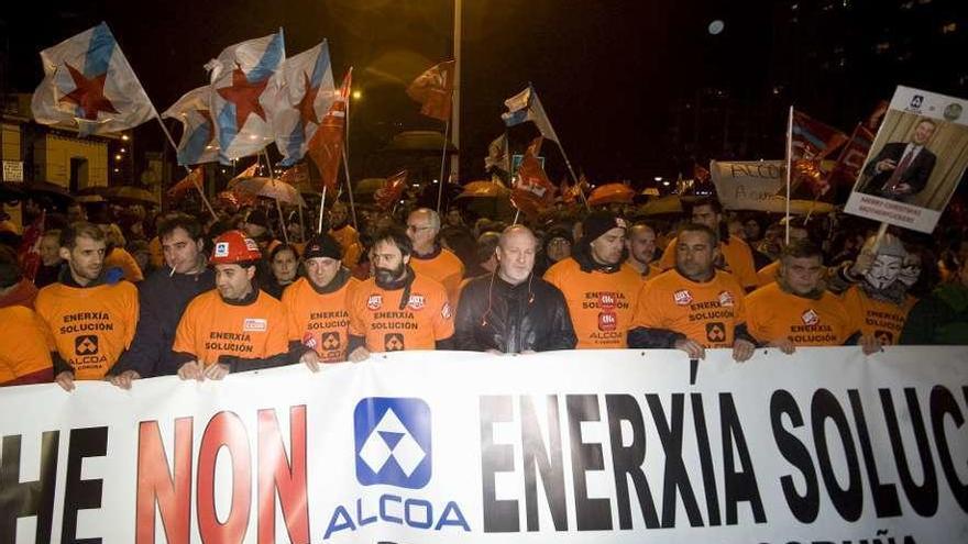 Manifestación de trabajadores de Alcoa en A Coruña en 2014 ante la amenaza de cierre de la fábrica.