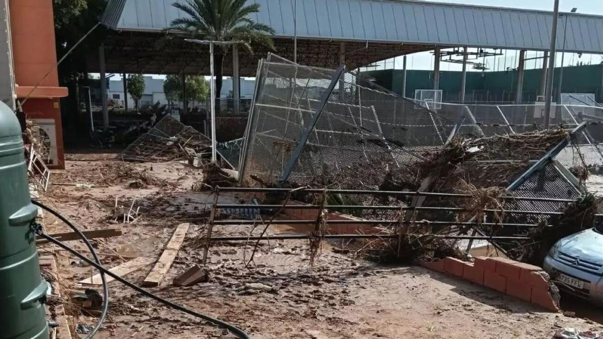 Estado en el que se encontraba el polideportivo de Paiporta los primeros días de la dana.