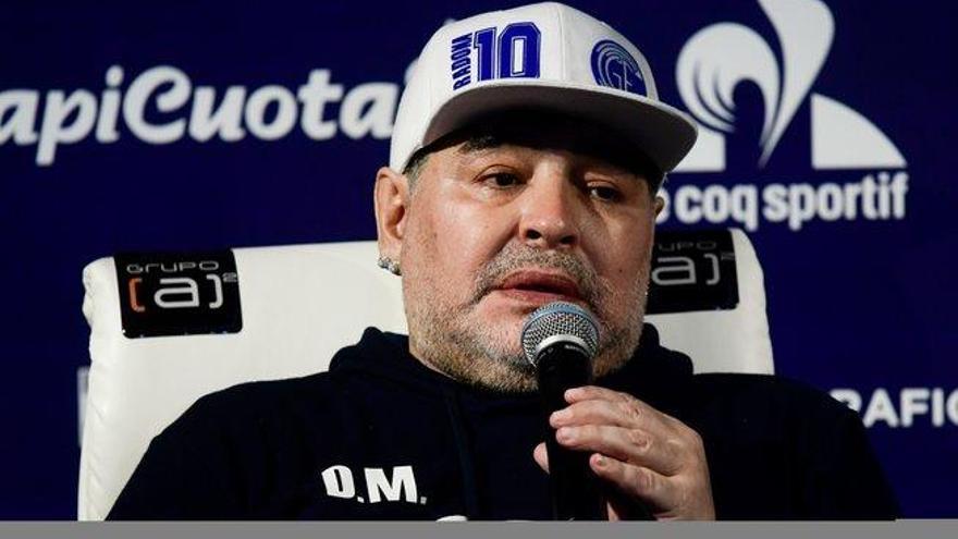 Maradona vuelve a dirigir a Gimnasia 48 horas después de haber renunciado