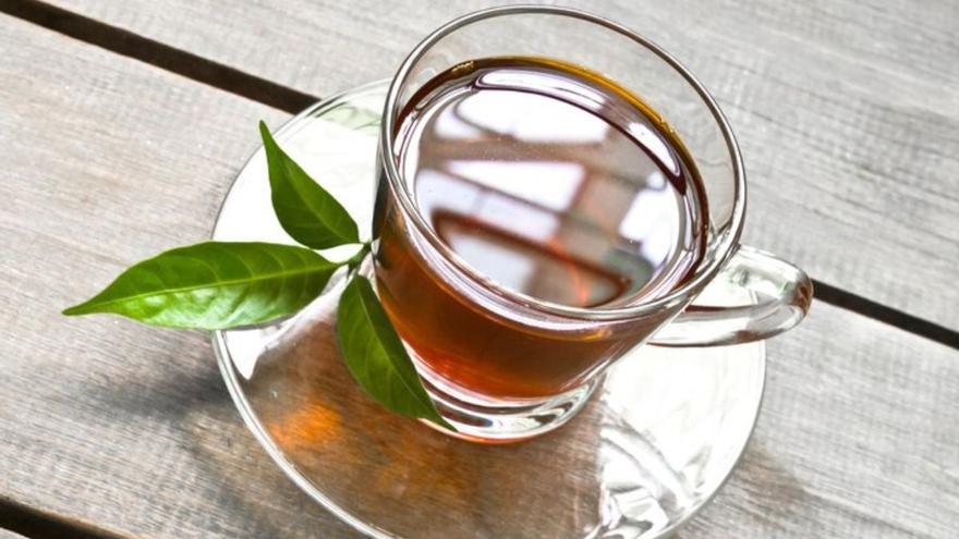 Este es el té que tienes que prepararte para desinflamar la barriga, adelgazar y no recuperar peso