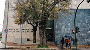 Una jutge denega a una lletrada ajornar un judici a Extremadura en una data pròxima al part