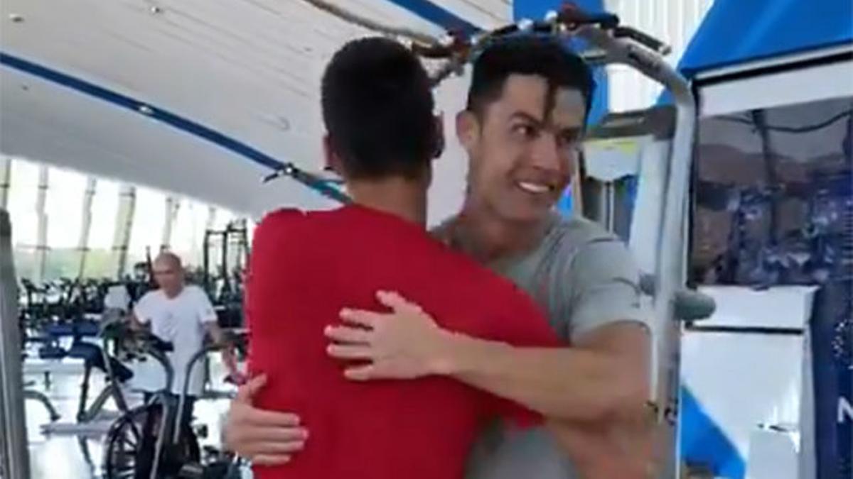 Cristiano le enseña a Djokovic cómo imitar su salto imposible