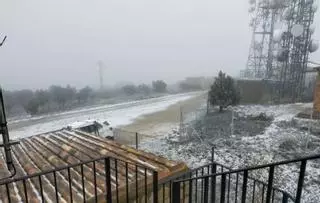 Cae en Requena la primera nieve del invierno