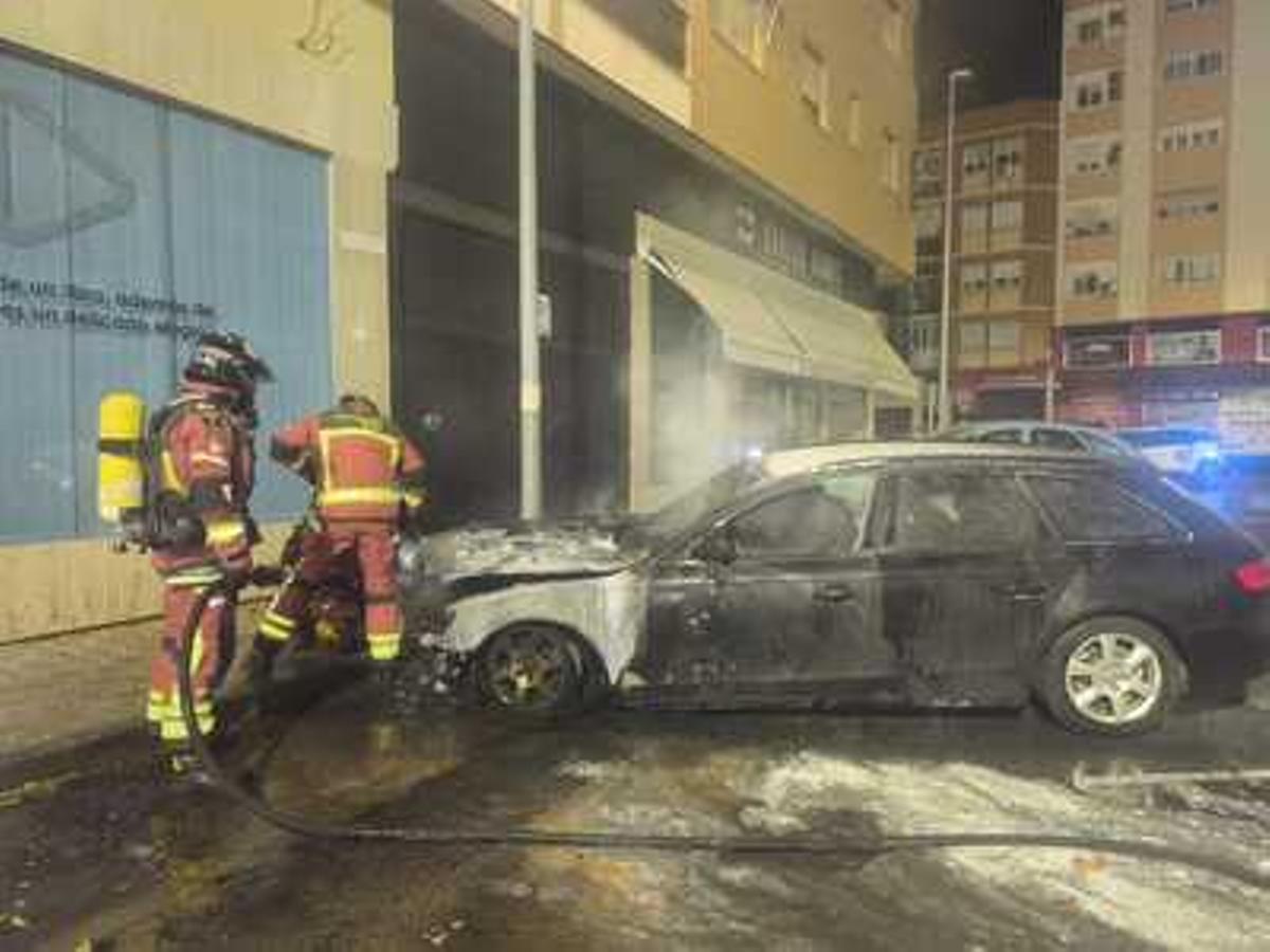 Galería | Imágenes del incendio de ayer en San Roque Galería | Imágenes del incendio de ayer en San Roque