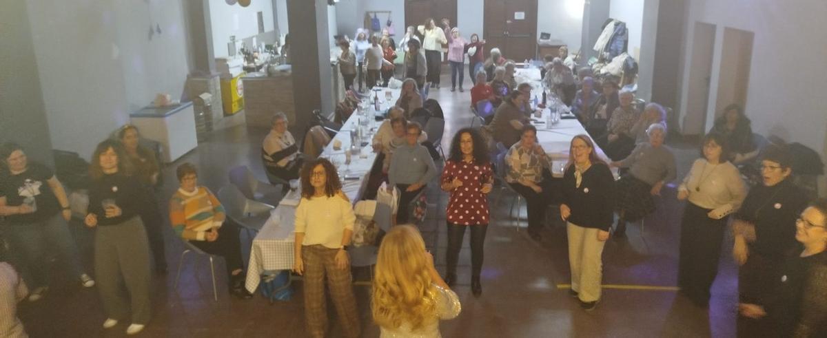 Las vecinas de Alpartir se reunieron para celebrar esta festividad. | SERVICIO ESPECIAL