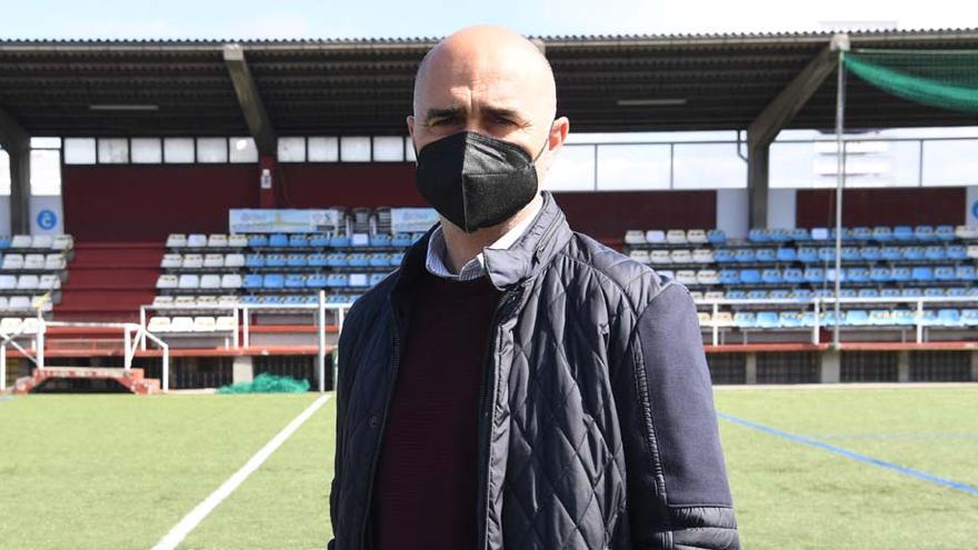 El entrenador del Juvenil A del Deportivo, Óscar Gilsanz.