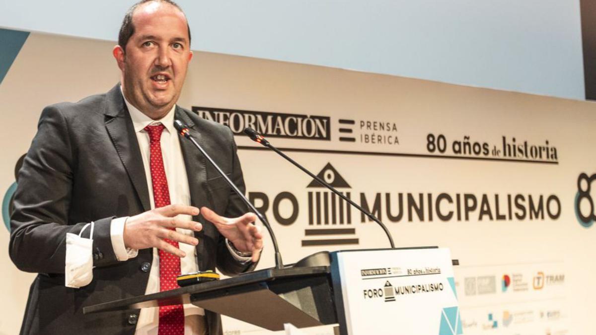 Rubén Martínez, catedrático de derecho administrativo