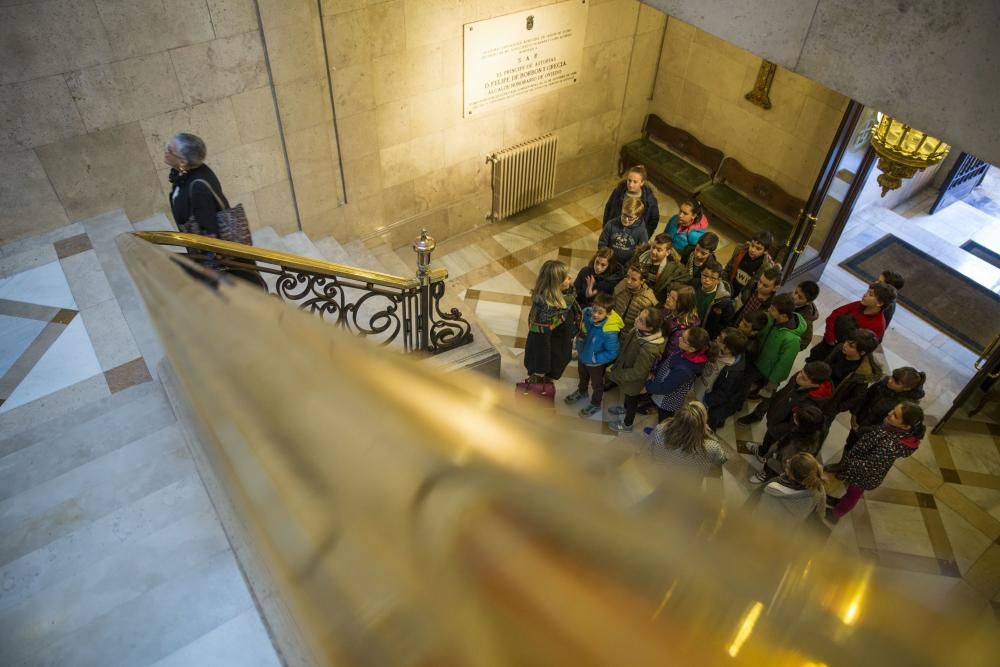 Pleno infantil en el Ayuntamiento de Oviedo