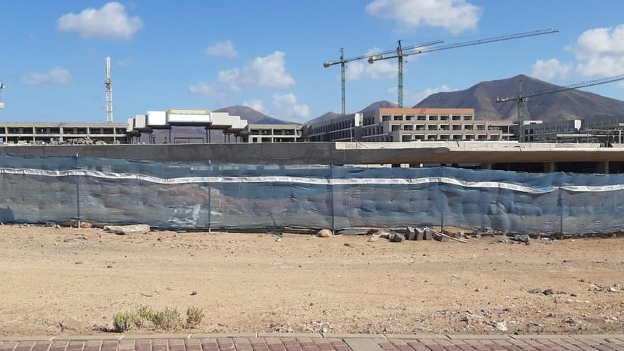 Obras nuevo hotel Yudaya en Playa Blanca, el pasado domingo.