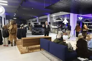 BMW presenta en Santiago el iX3 y las nuevas instalaciones de Amiocar