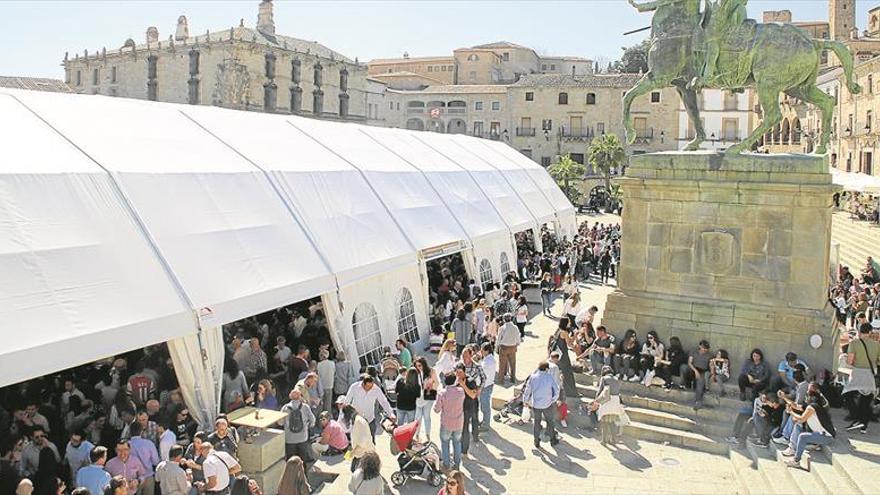 La Cervezada de Trujillo dispensa cerca de 12.000 litros de bebida artesana