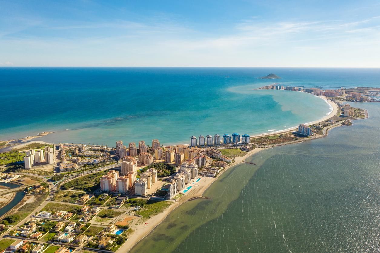 La Manga del Mar Menor: doble mar para hacer kitesurf.