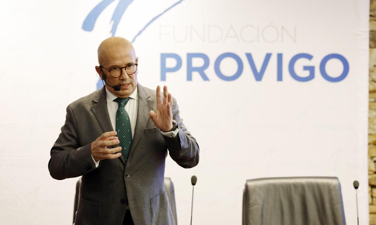 Conferencia del doctor y odontólogo Pedro Guitián sobre Inteligencia Artificial, organizada por la Fundación Provigo en el Centro Social Afundación