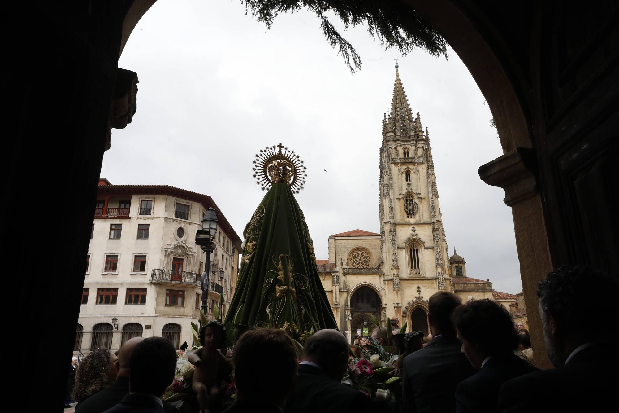 En imágenes: Procesión de la Balesquida en Oviedo