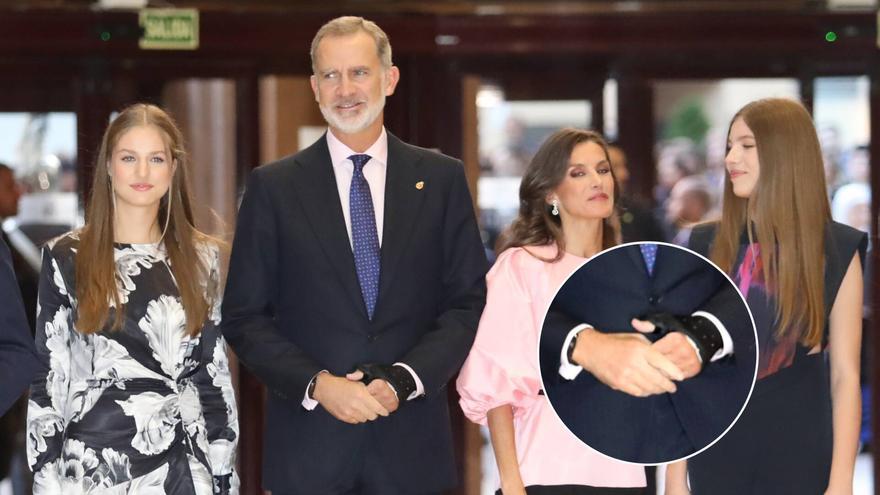 ¿Por qué el Rey llegó a Oviedo con una muñequera en su mano izquierda?