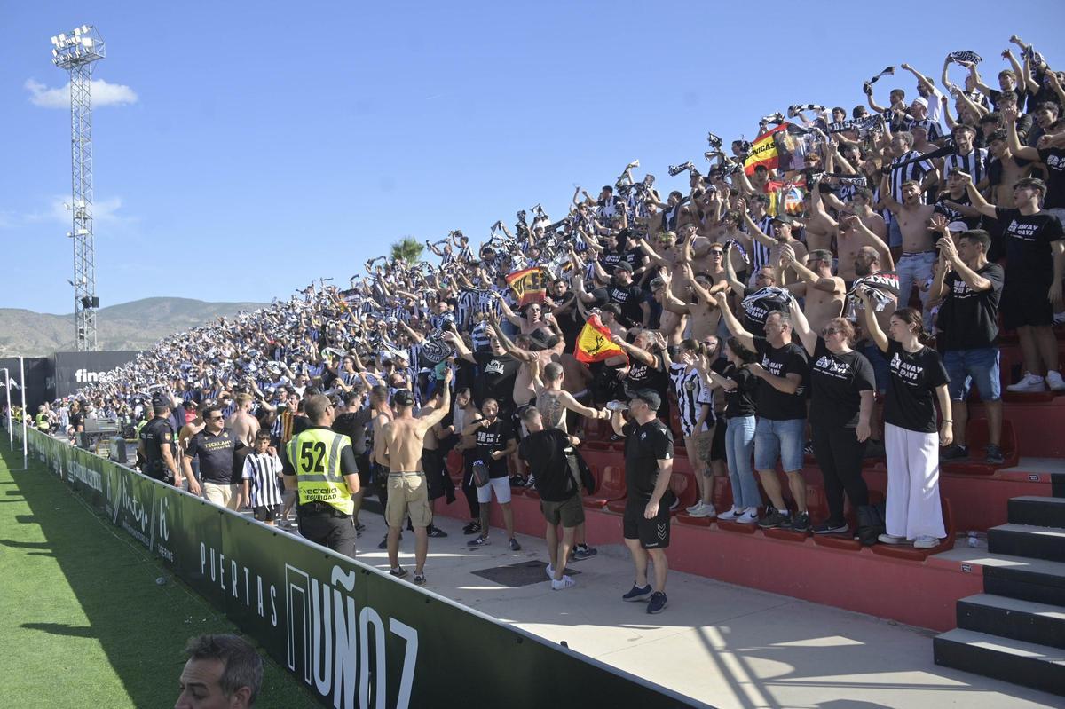 Eldense-Castellón: El Eldense sale malherido del vendaval (2-3)