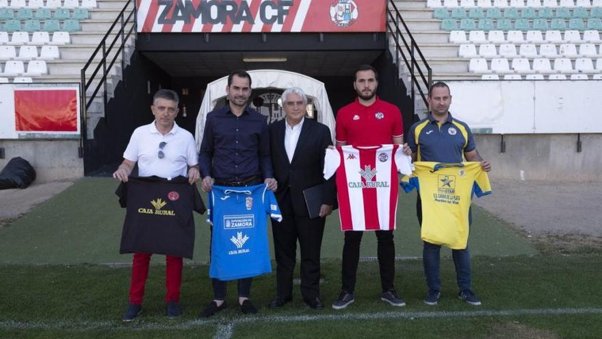 Firma del convenio entre el Zamora CF y clubes de la provincia