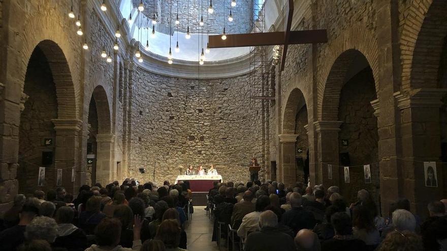 Més de dues-centes persones assisteixen a la presentació del llibre «Santpedor amb veu de dona»