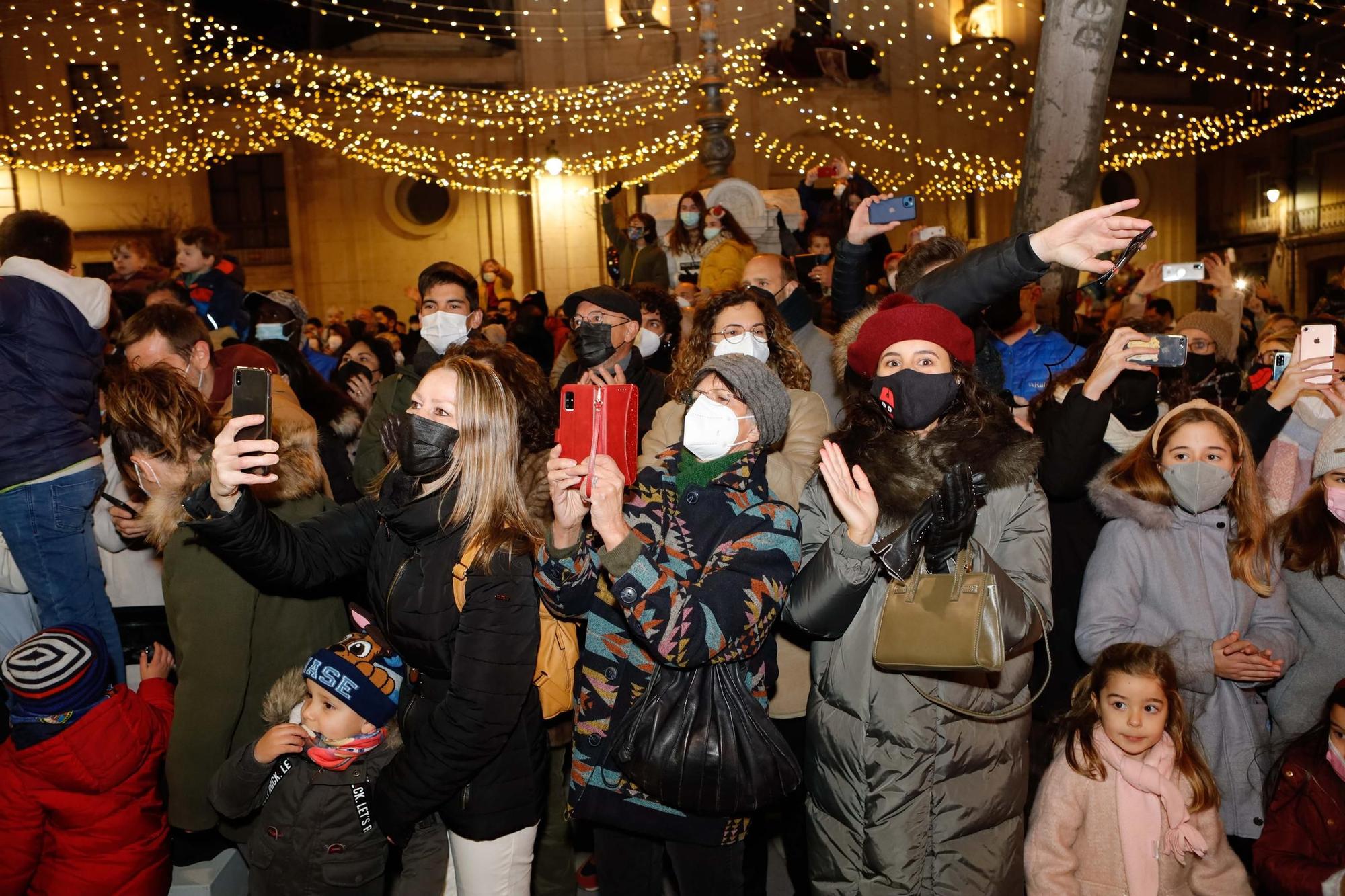 Sin abrazos  a los Reyes magos de Alcoy