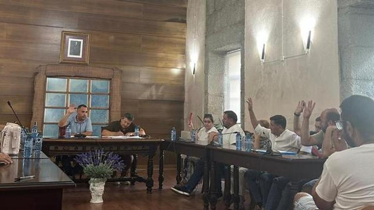 Pleno sobre la variante oeste en Caldas de Reis.
