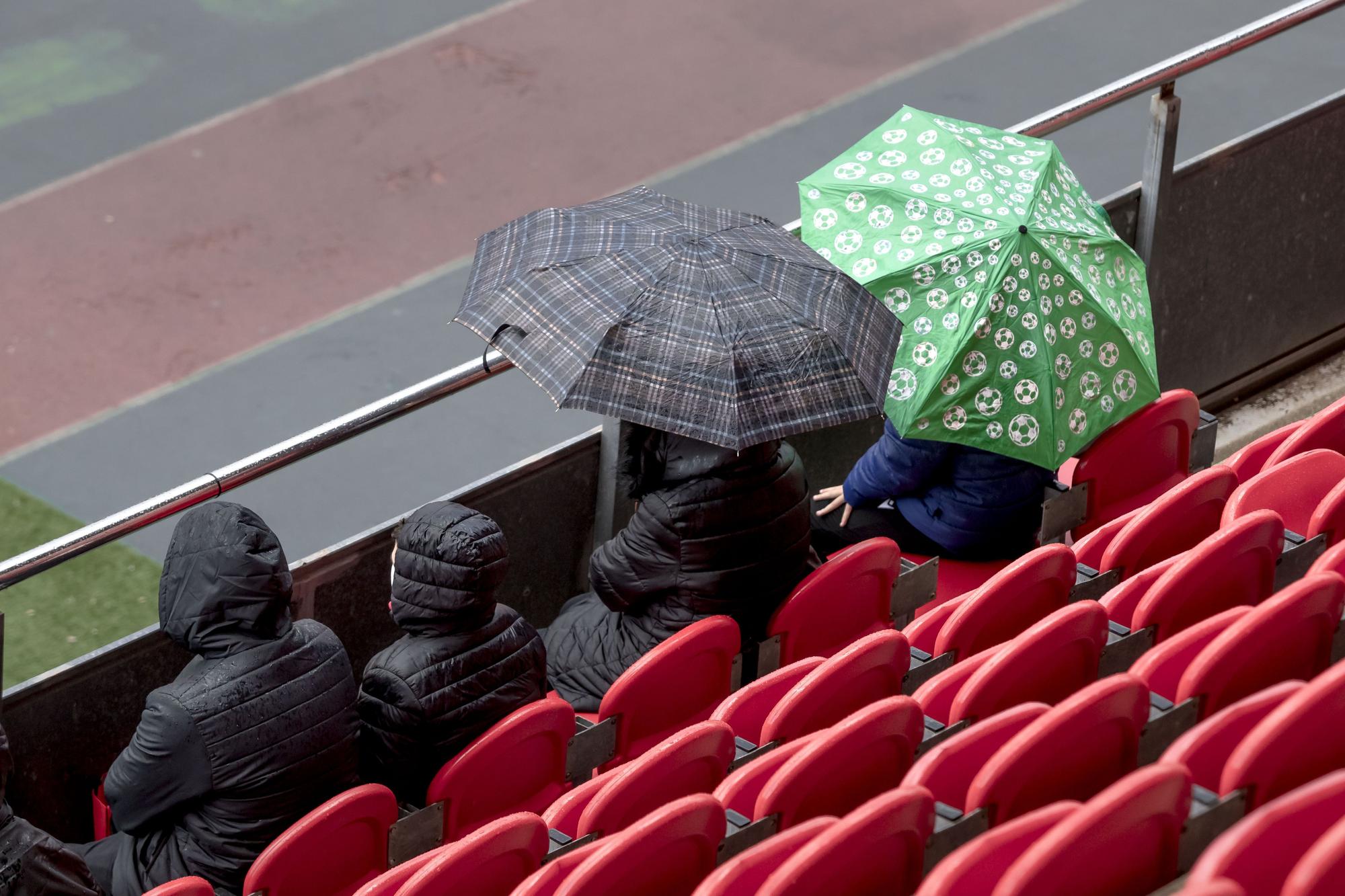 Medio millar de aficionados disfruta de la jornada de puertas abiertas del Real Mallorca