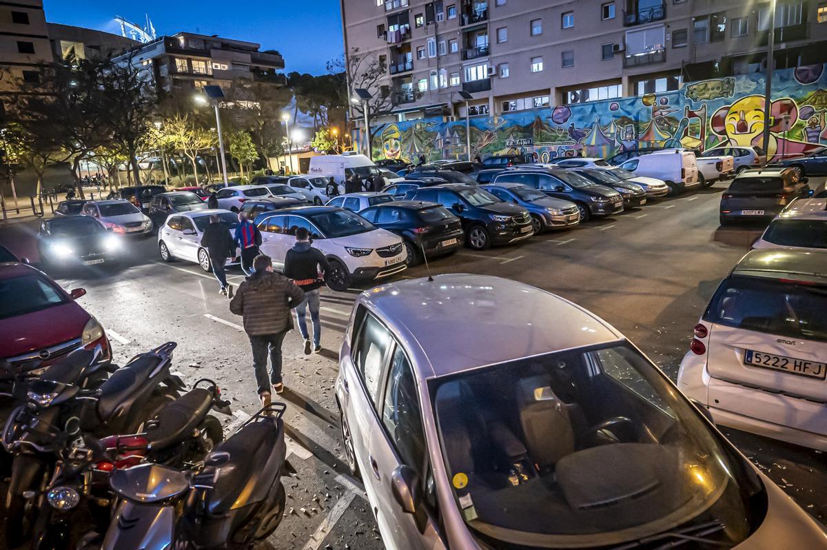 Quejas vecinales por molestias y aglomeraciones los días de partido en el Camp Nou y por el futuro proyecto del Espacio Barça