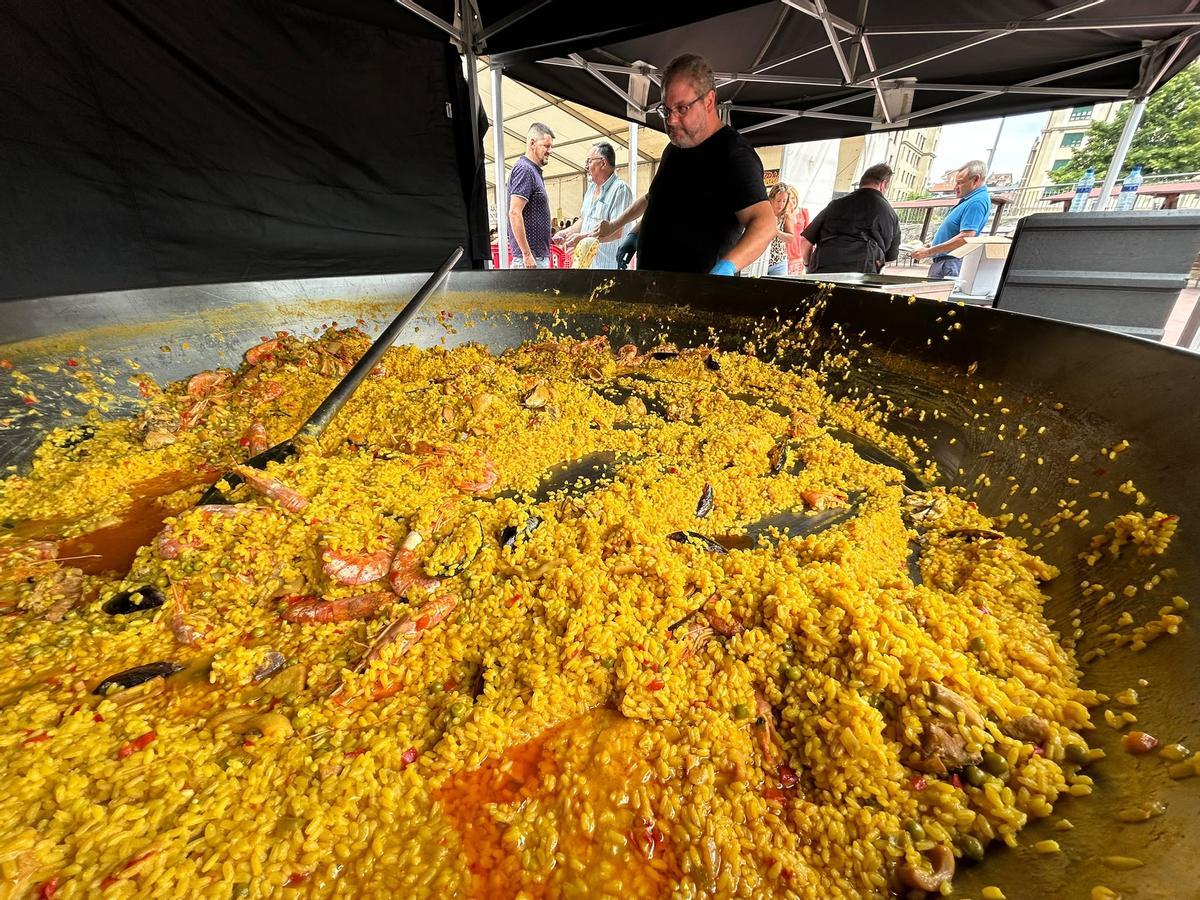 EN IMÁGENES: Las Vegas sale con los cubiertos a la calle para celebrar las fiestas