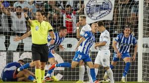 Alavés - Girona : El primer gol de Jon Guridi