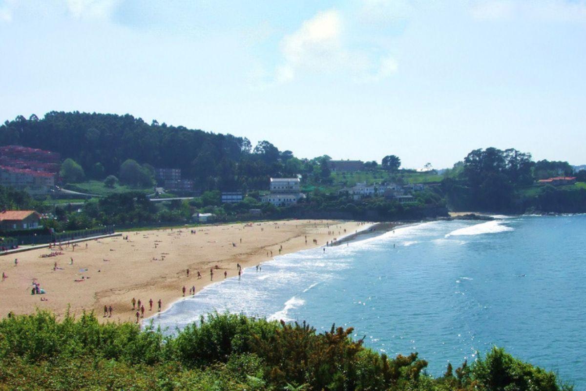 La playa de Bastiagueiro, en Oleiros.