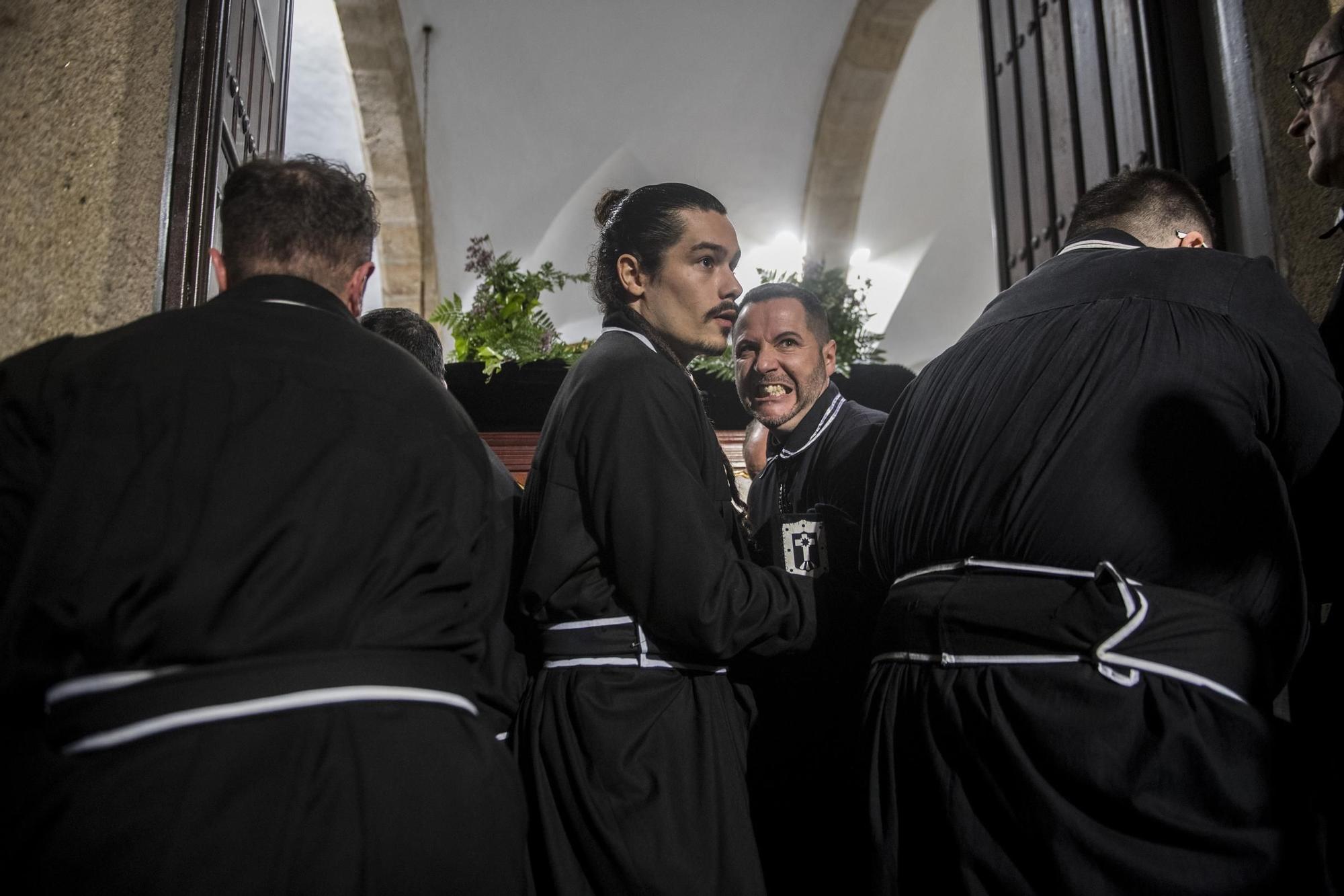 FOTOGALERÍA | El Santo Entierro en Cáceres