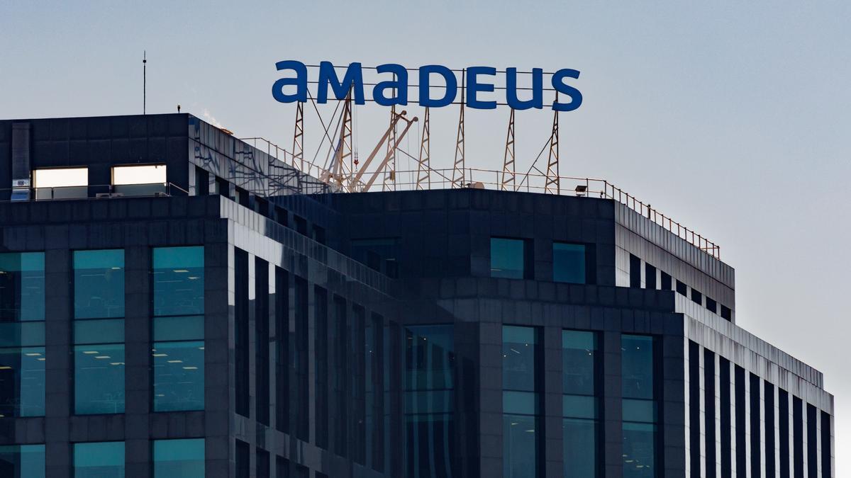 Archivo - Fachada de la sede de Amadeus en el edificio Herre, a 2 de marzo de 2023, en Madrid