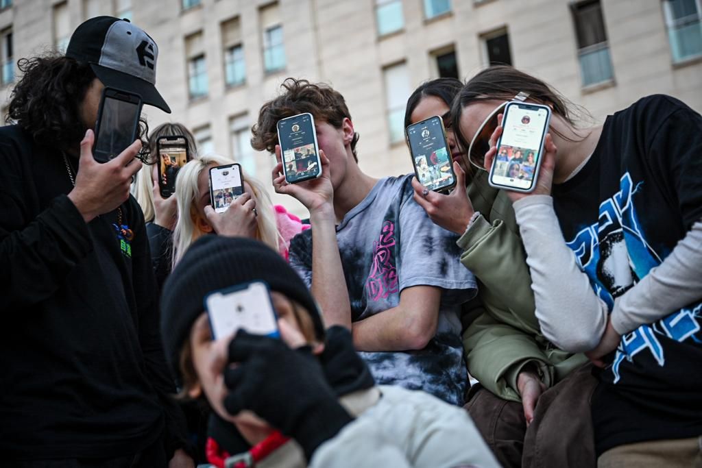 Adolescentes y TikTok.