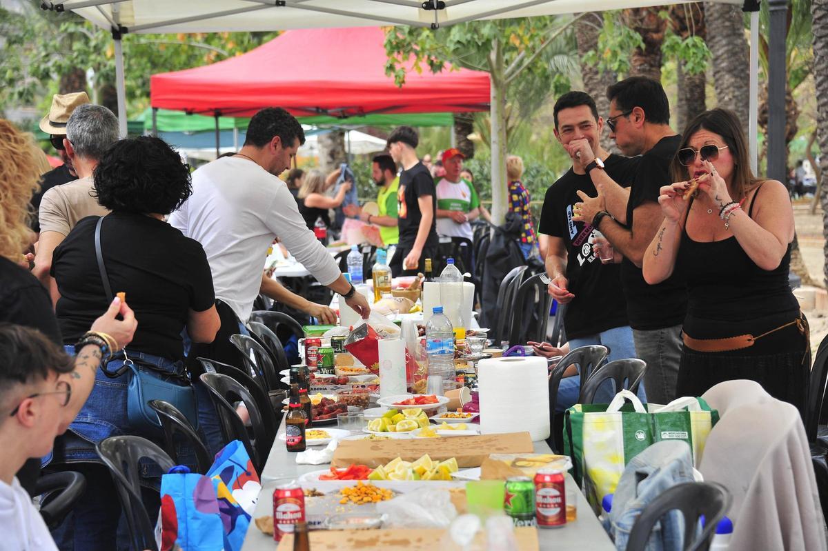 Campeonato mundial de lanzamiento de hueso de datil Campeonato mundial de lanzamiento de hueso de datil