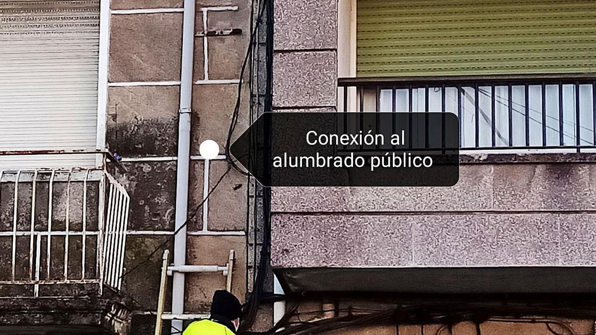Conexión ilegal en un edificio de Concepción Arenal.   | // FDV