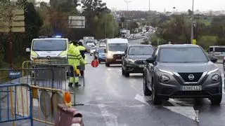 Cortado ya el acceso principal a Las Quemadas por unas obras de Emacsa