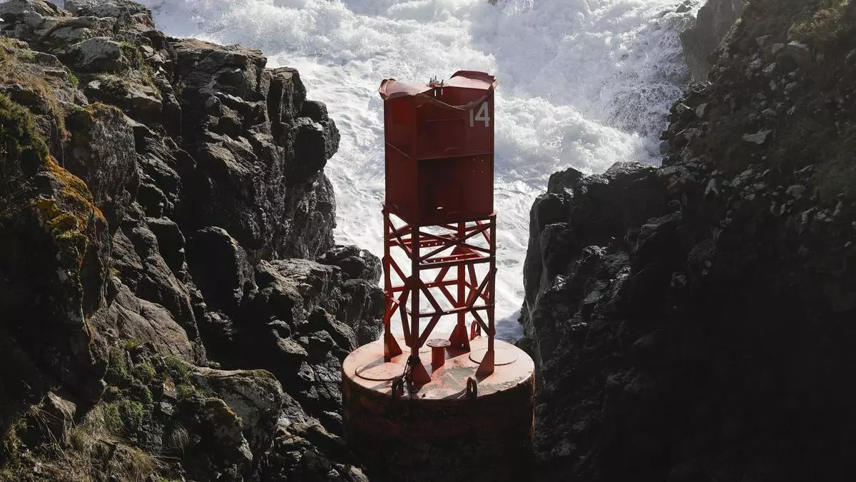 Encuentran en Galicia una baliza marítima de EEUU tras un viaje de 6000 kilómetros