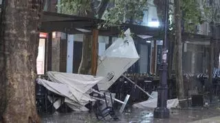 La tormenta hace acto de presencia en el "Supersábado" de la Fira de Xàtiva