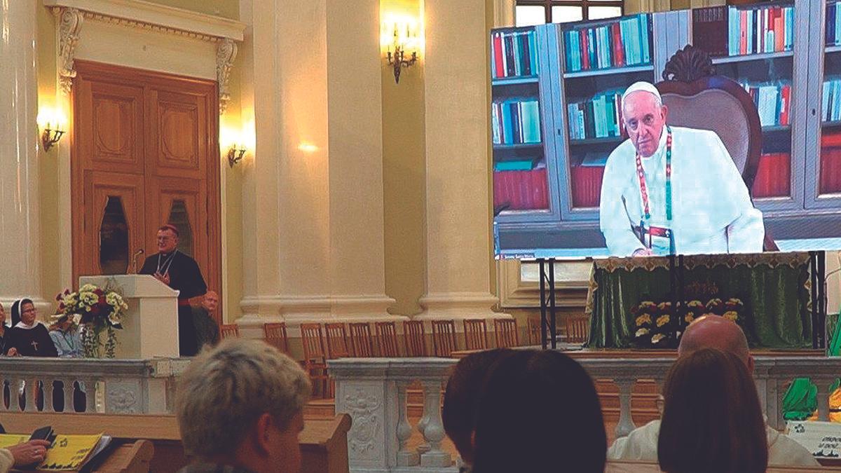 El Papa en la videoconferencia en el X Encuentro nacional de jóvenes católicos en San Petersburgo, Rusia.