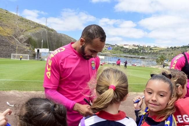 Entrenamiento de la UD Las Palmas en Barranco ...