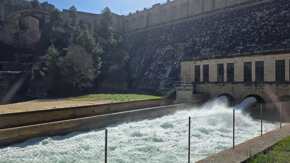 Presa de Santolea.