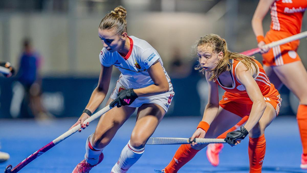 Lance de juego en la final entre España y Países Bajos